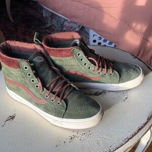 Vans SK8 HI MTE Suede High-Tops with scotch guard protection
